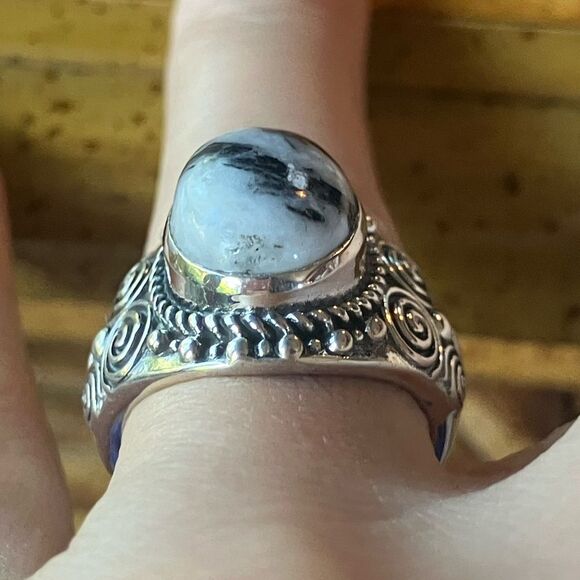 Genuine White Buffalo Sterling Silver Ring Size 7 - Picture 2 of 9